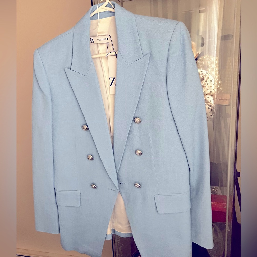 Blazer - Picture 3 of 3